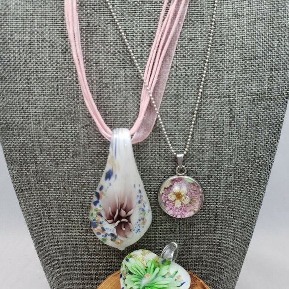 3 Pendants Art Glass Floral Purple & Green & Pink - Picture 2 of 8